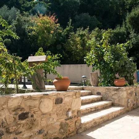 Villa Chaihoutes Stone Into Olive Farm In Zia
